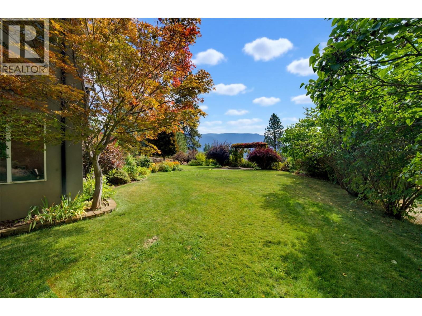 2708 Sunridge Place, Tappen, British Columbia  V0E 2X3 - Photo 60 - 10399675