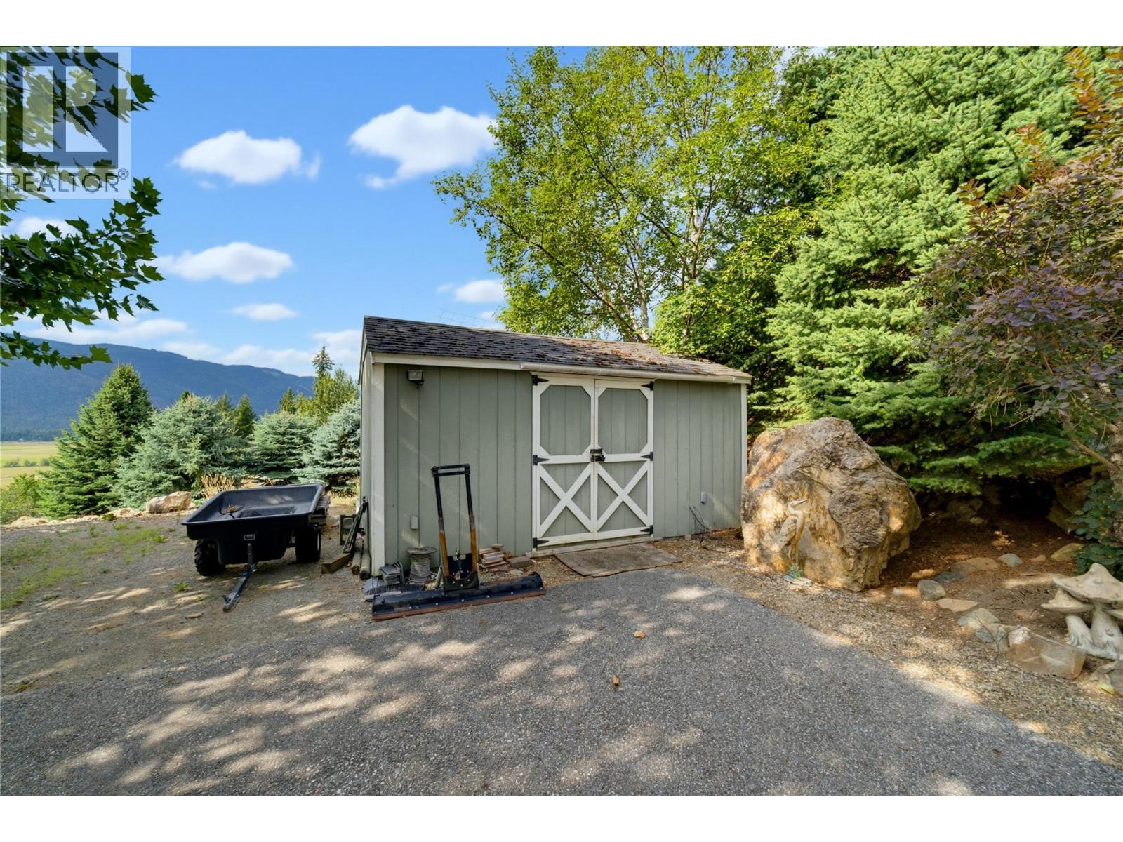 2708 Sunridge Place, Tappen, British Columbia  V0E 2X3 - Photo 67 - 10399675