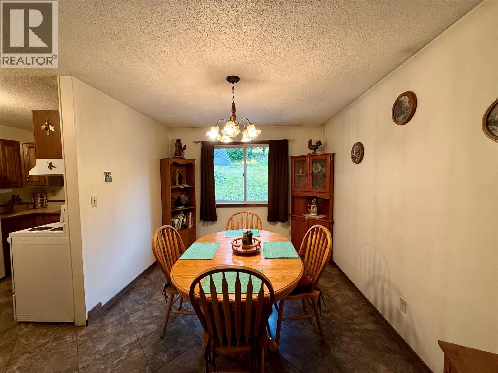 6801 Hillside Drive, Sparwood, British Columbia  V0B 2G3 - Photo 10 - 10400002
