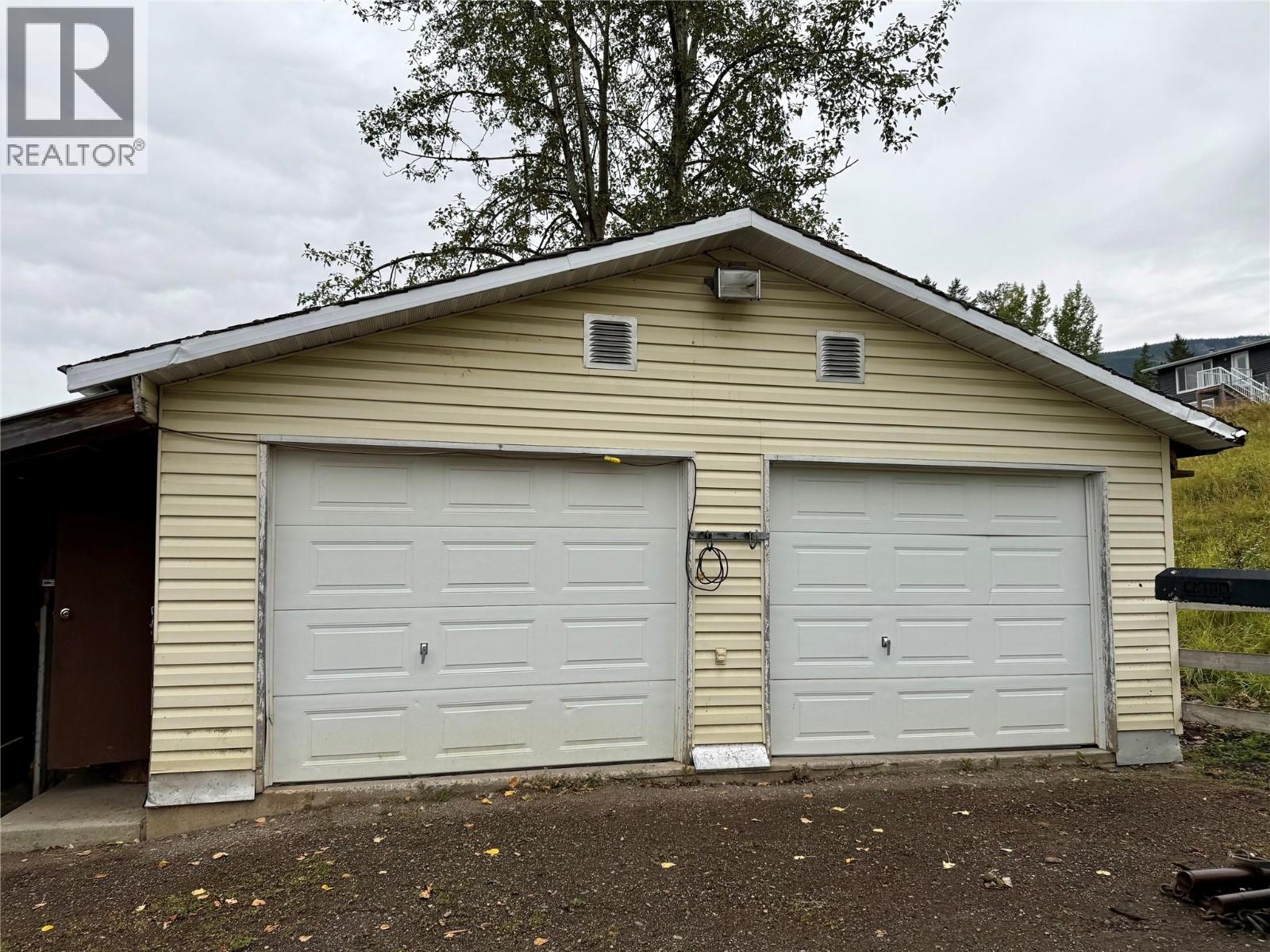 6801 Hillside Drive, Sparwood, British Columbia  V0B 2G3 - Photo 22 - 10400002