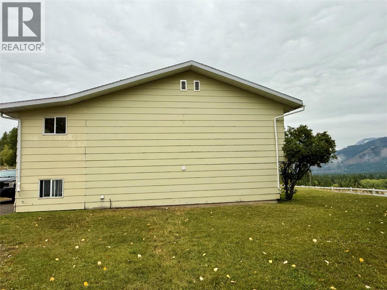 6801 Hillside Drive, Sparwood, British Columbia  V0B 2G3 - Photo 24 - 10400002