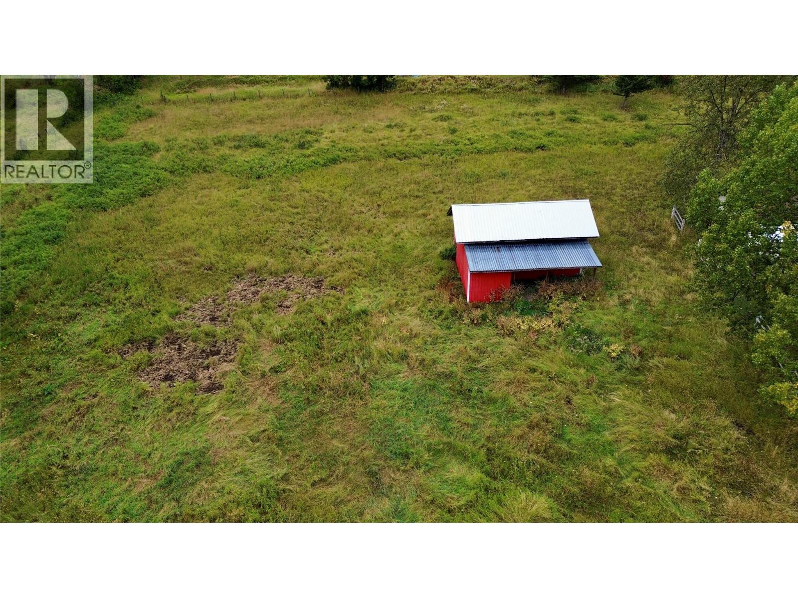 6801 Hillside Drive, Sparwood, British Columbia  V0B 2G3 - Photo 3 - 10400002