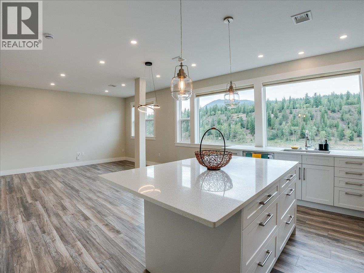 8305 Old Waneta Road, Trail, British Columbia  V1R 4W9 - Photo 12 - 10400044
