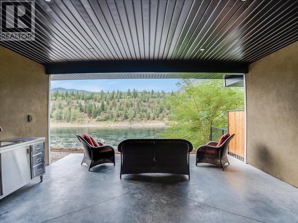 8305 Old Waneta Road, Trail, British Columbia  V1R 4W9 - Photo 25 - 10400044