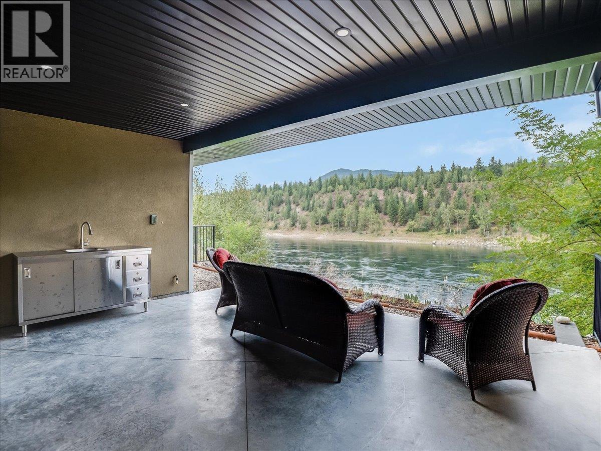 8305 Old Waneta Road, Trail, British Columbia  V1R 4W9 - Photo 26 - 10400044