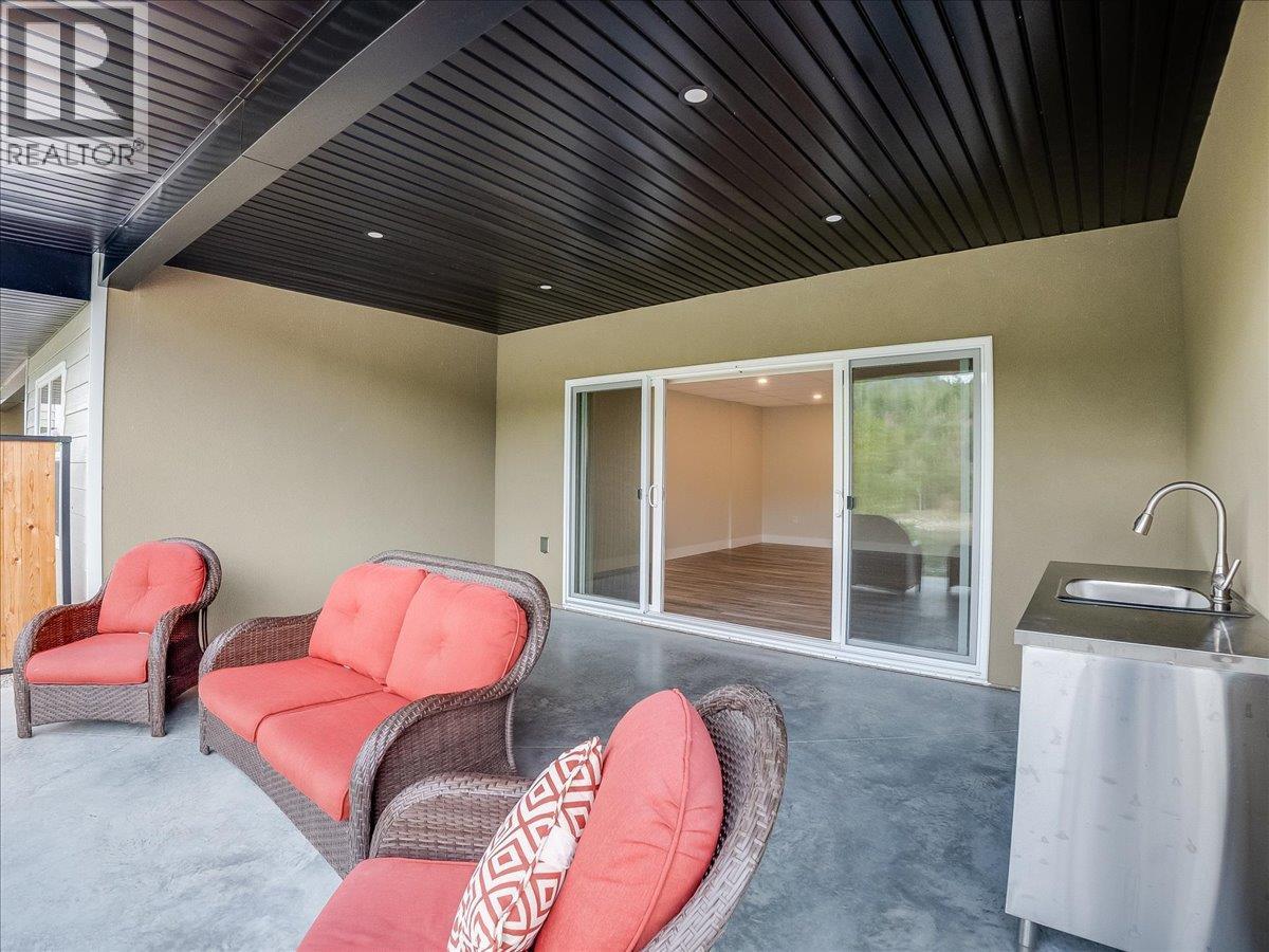 8305 Old Waneta Road, Trail, British Columbia  V1R 4W9 - Photo 29 - 10400044