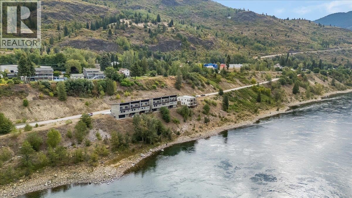 8305 Old Waneta Road, Trail, British Columbia  V1R 4W9 - Photo 3 - 10400044
