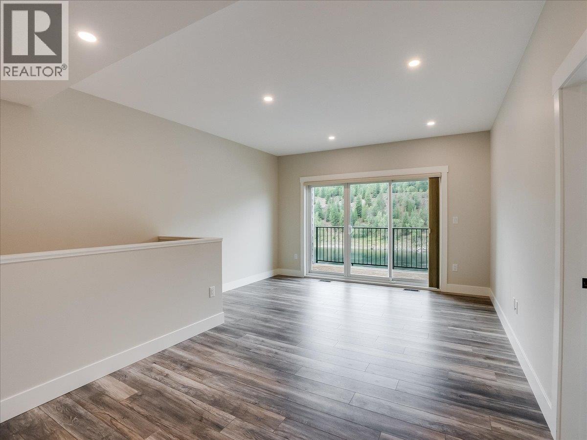 8305 Old Waneta Road, Trail, British Columbia  V1R 4W9 - Photo 41 - 10400044