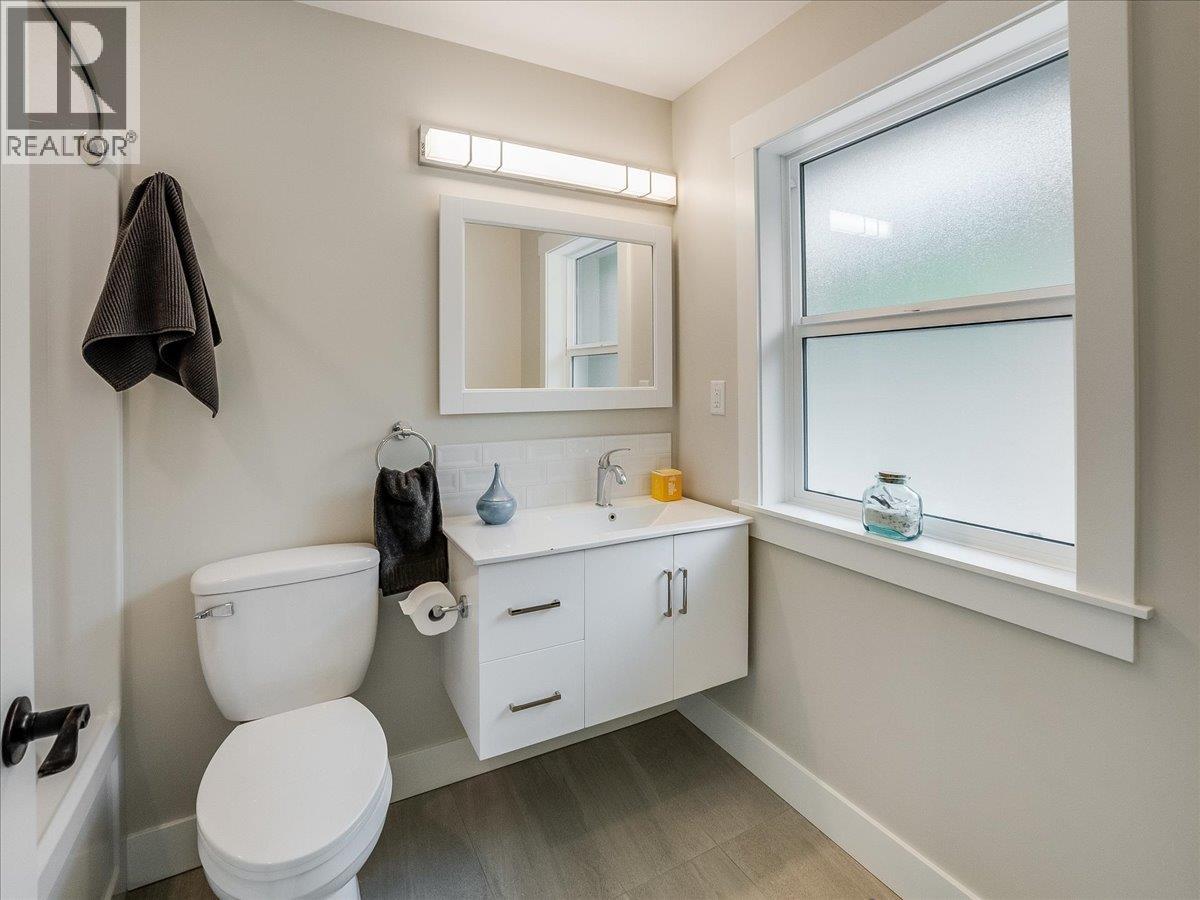 8305 Old Waneta Road, Trail, British Columbia  V1R 4W9 - Photo 46 - 10400044