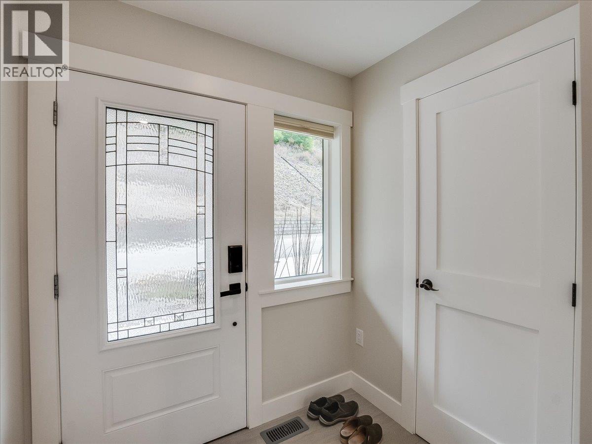 8305 Old Waneta Road, Trail, British Columbia  V1R 4W9 - Photo 6 - 10400044