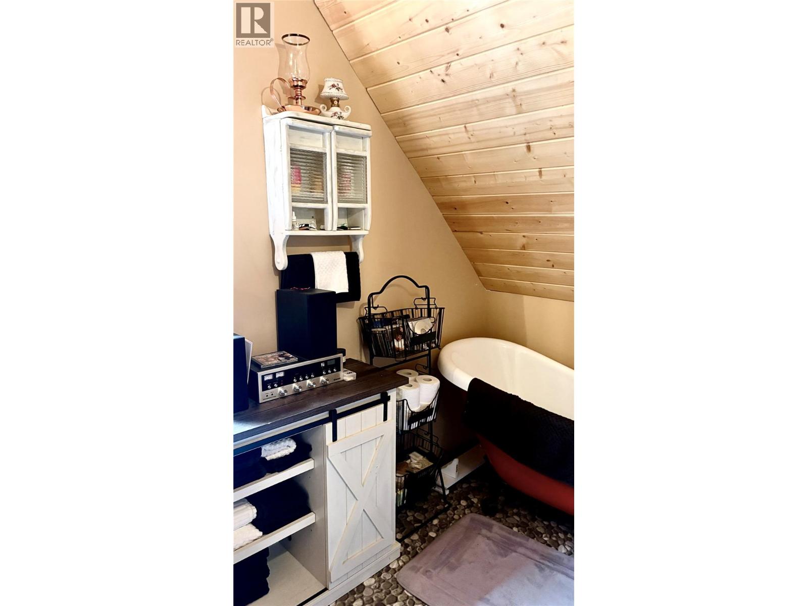 879 Lewis Road, Harrop, British Columbia  V1L 6P7 - Photo 22 - 10399884