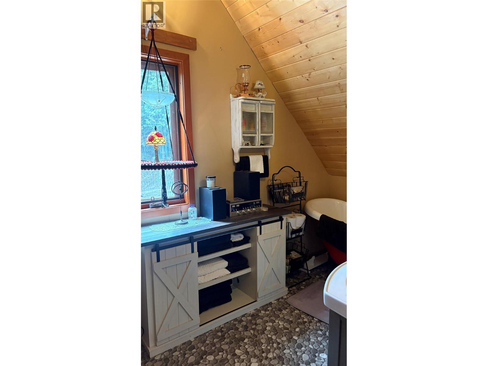 879 Lewis Road, Harrop, British Columbia  V1L 6P7 - Photo 23 - 10399884