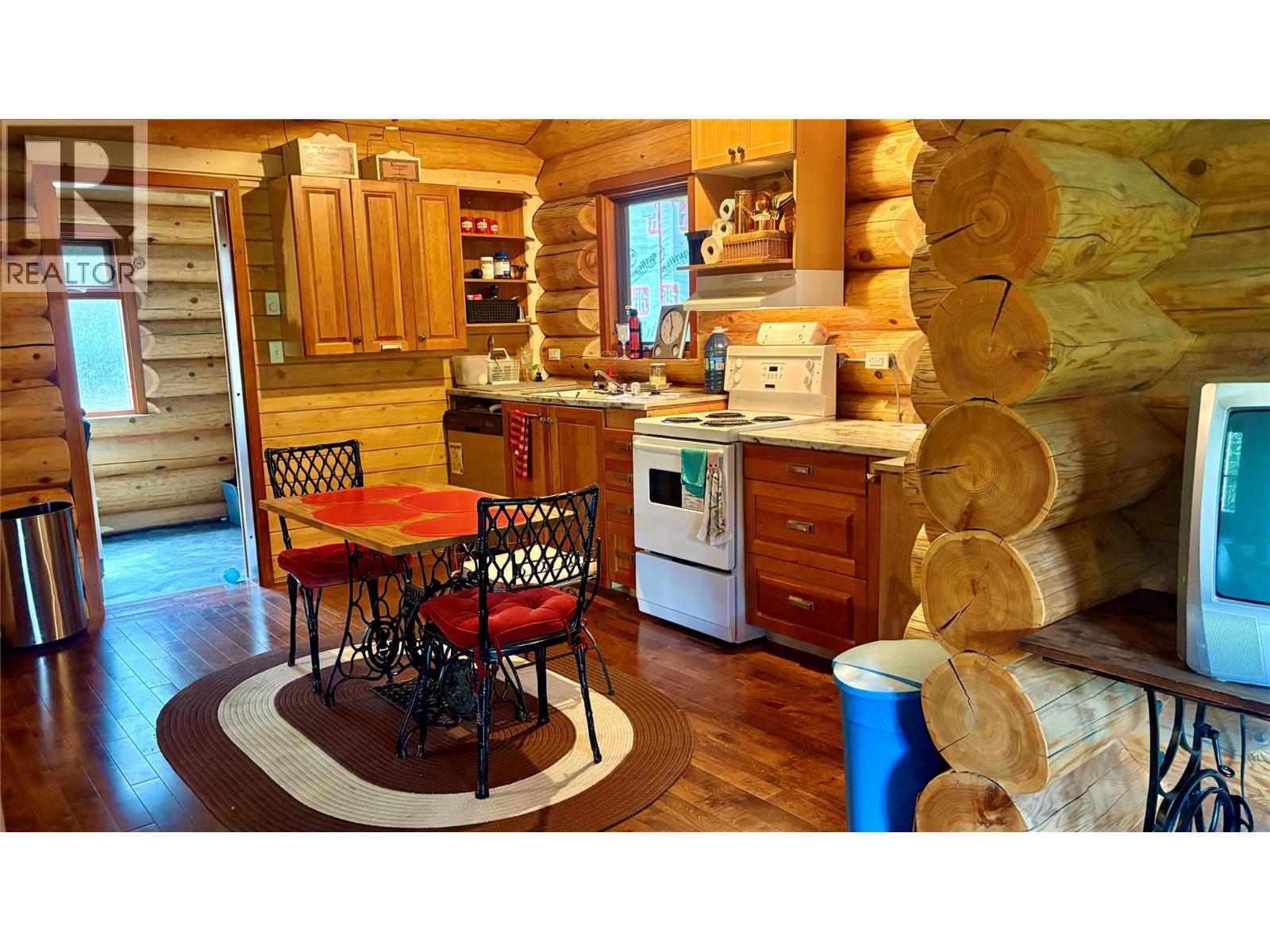 879 Lewis Road, Harrop, British Columbia  V1L 6P7 - Photo 5 - 10399884