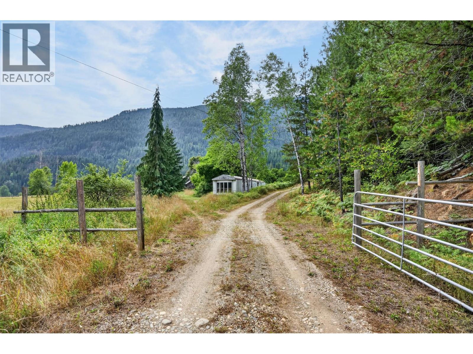 5795 Kaslo South Road, Kaslo, British Columbia  V0G 1M0 - Photo 1 - 10399811