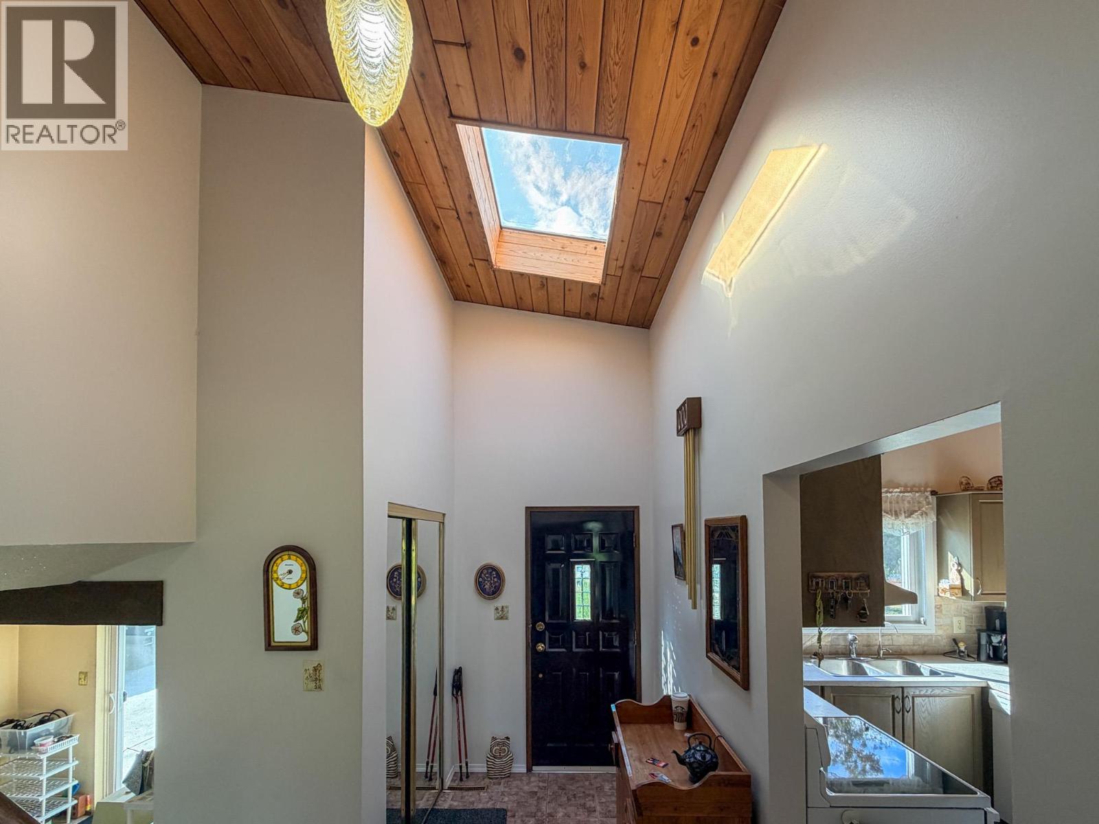 5 Killdeer Place, Osoyoos, British Columbia  V0H 1V5 - Photo 3 - 10400011