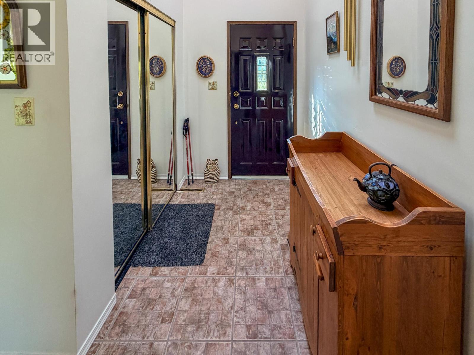 5 Killdeer Place, Osoyoos, British Columbia  V0H 1V5 - Photo 4 - 10400011