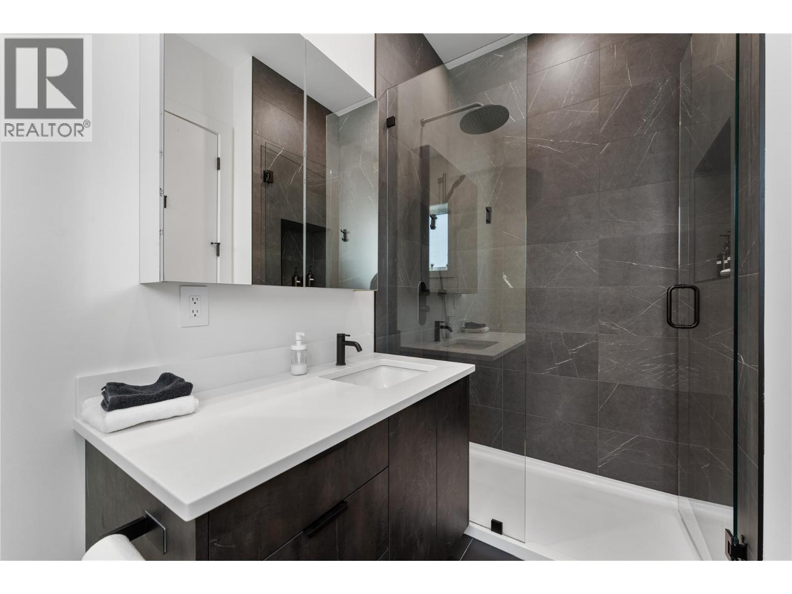 2703 Hawthorn Drive, Penticton, British Columbia  V2A 9A9 - Photo 26 - 10398865