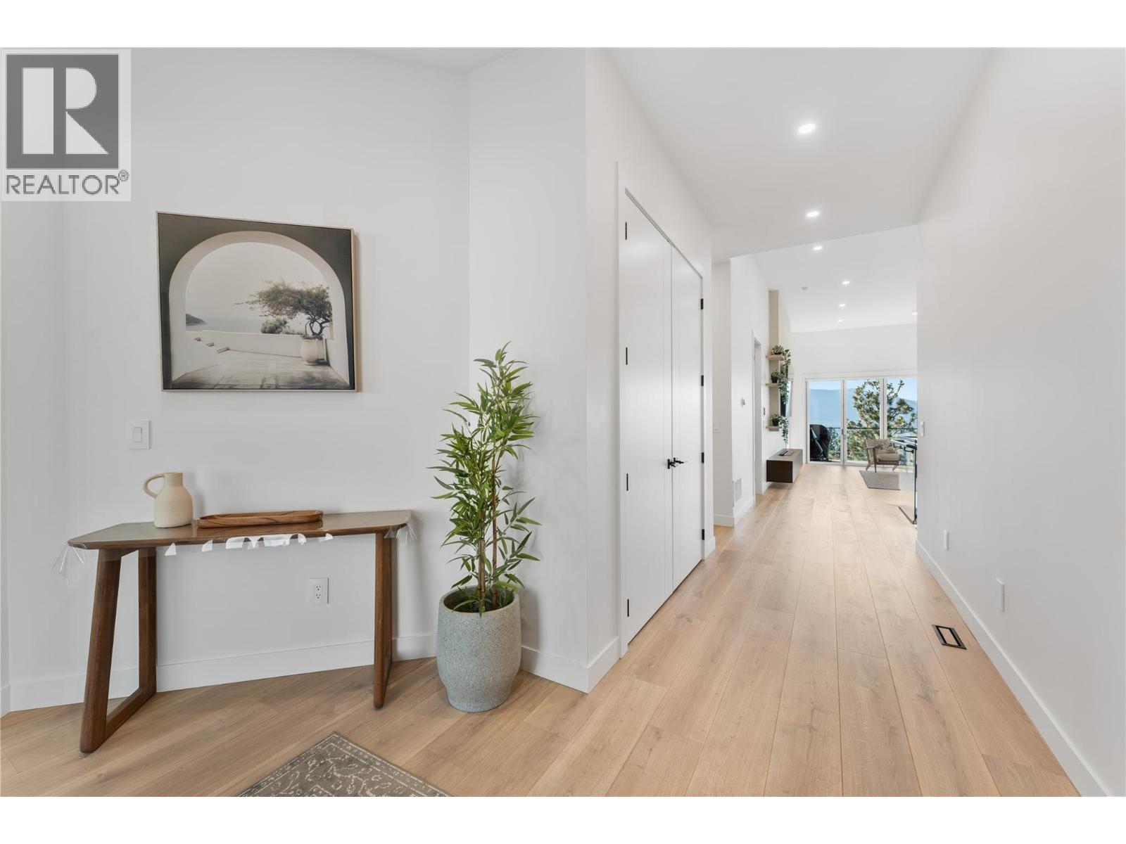 2703 Hawthorn Drive, Penticton, British Columbia  V2A 9A9 - Photo 7 - 10398865