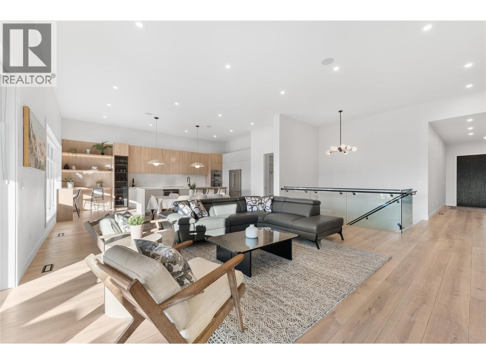 2703 Hawthorn Drive, Penticton, British Columbia  V2A 9A9 - Photo 8 - 10398865