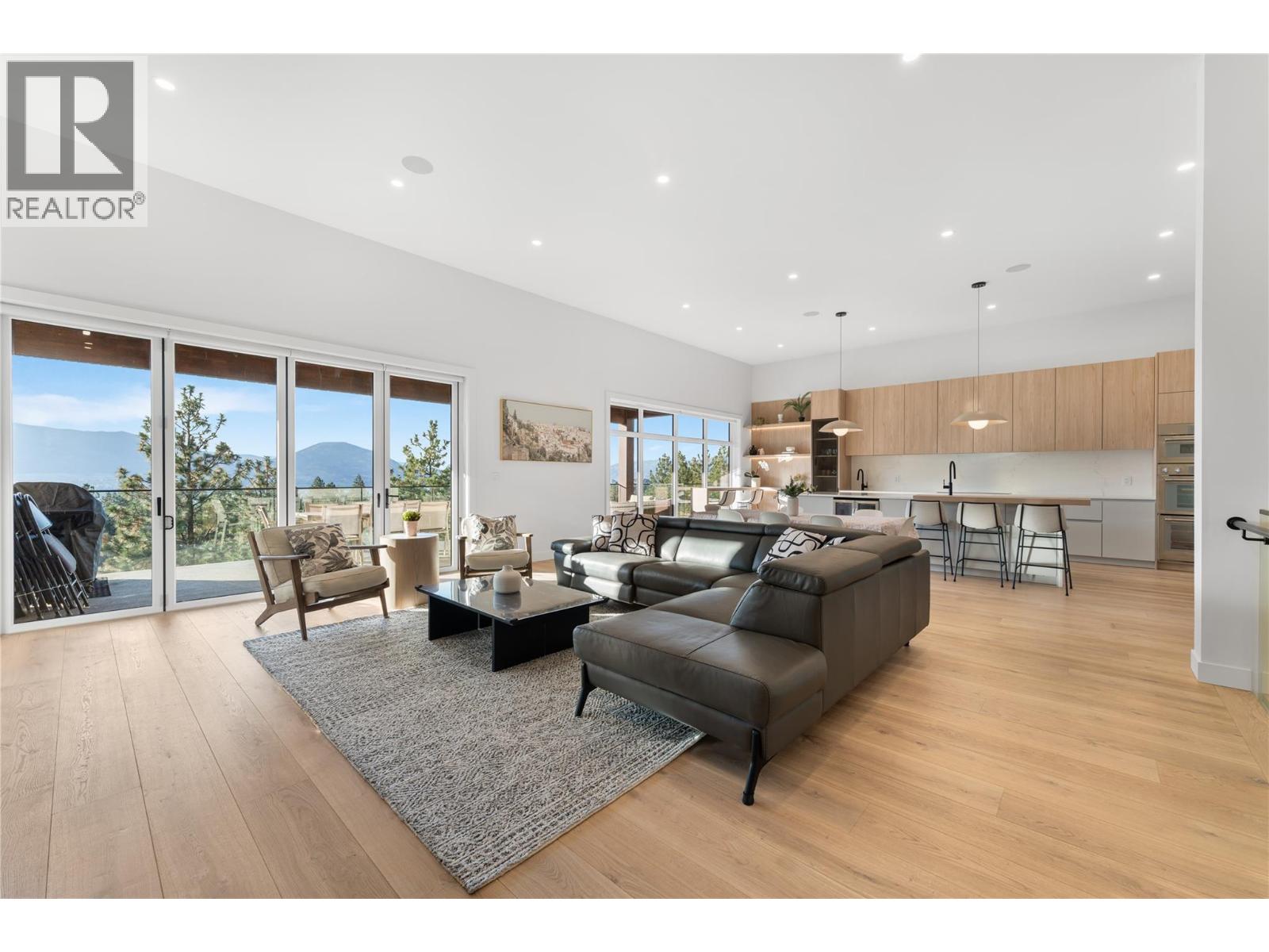 2703 Hawthorn Drive, Penticton, British Columbia  V2A 9A9 - Photo 9 - 10398865