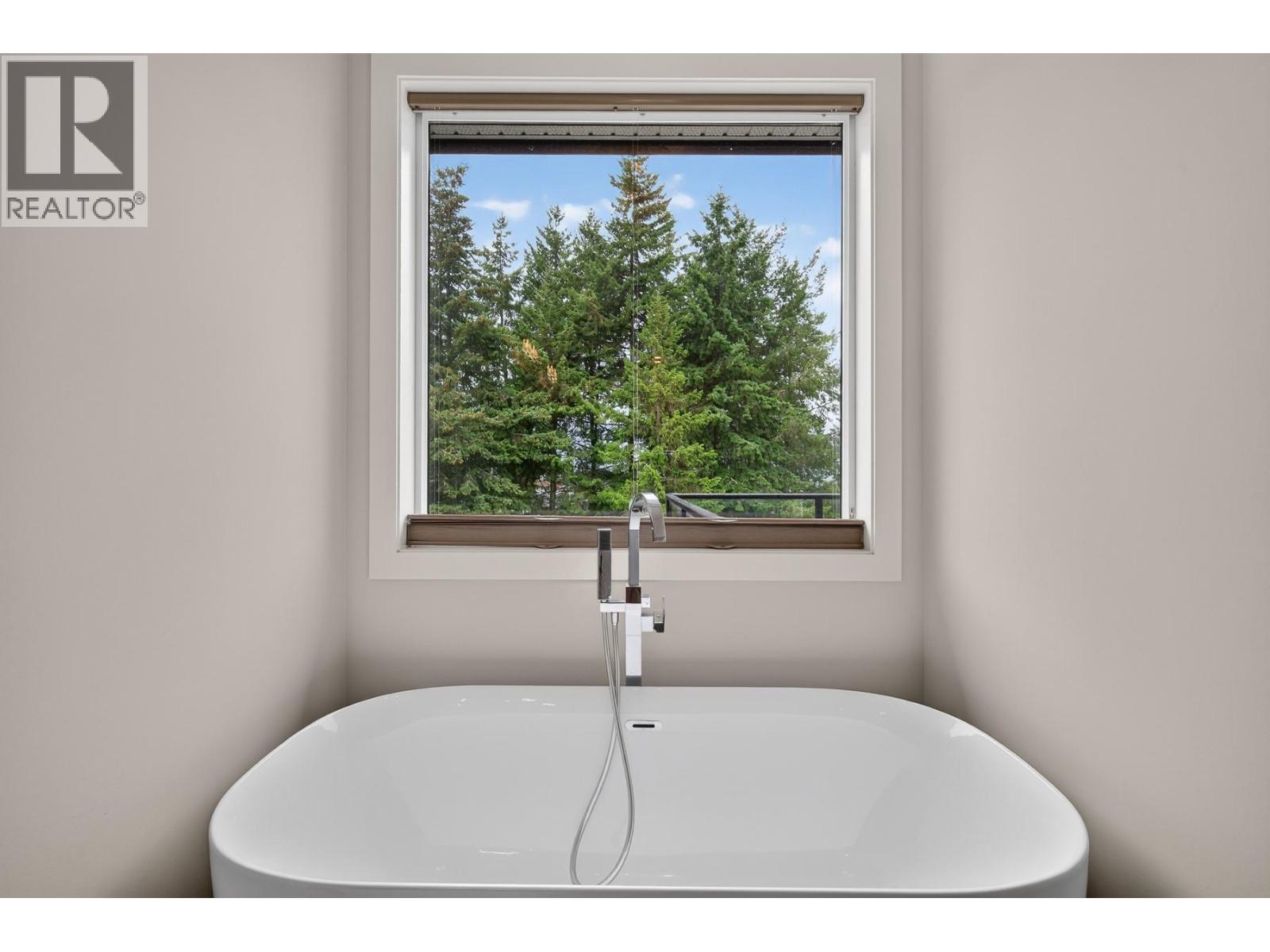 2291 4b Avenue Se, Salmon Arm, British Columbia  V1E 1K9 - Photo 37 - 10398785