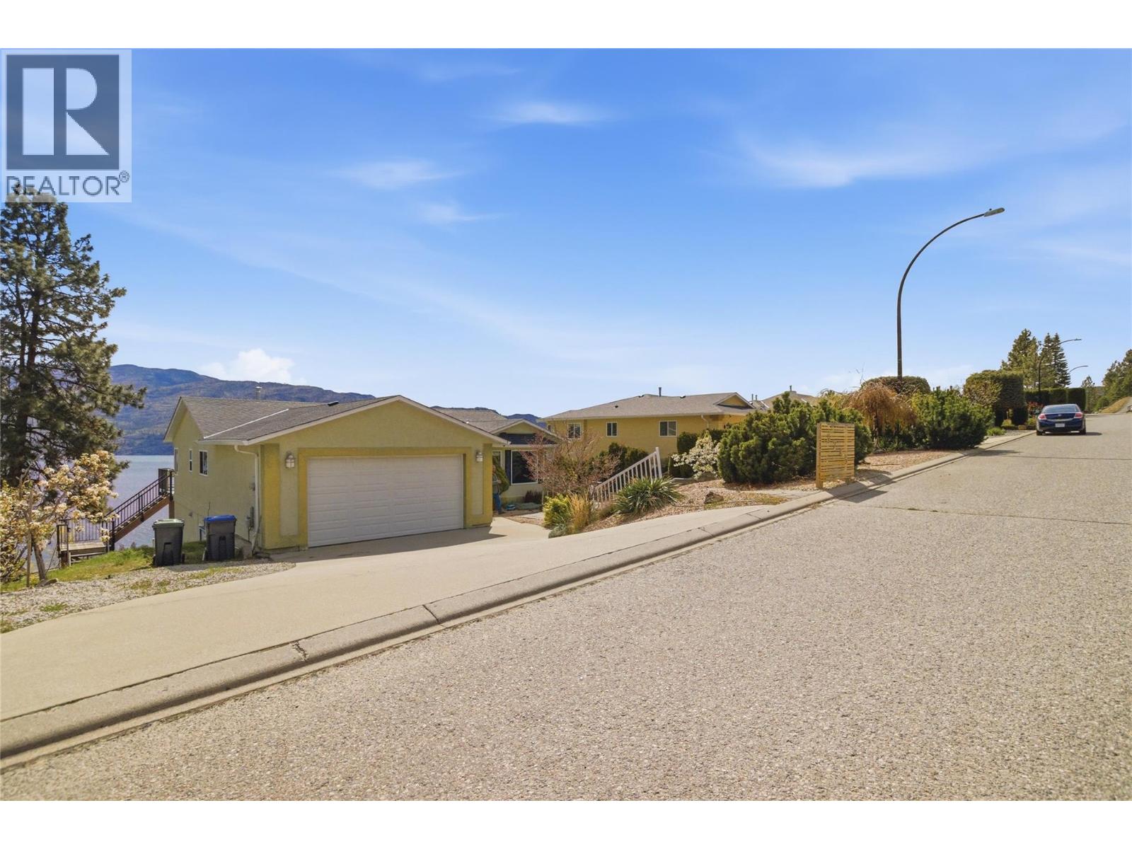 5245 Sutherland Road, Peachland, British Columbia  V0H 1X2 - Photo 2 - 10400104
