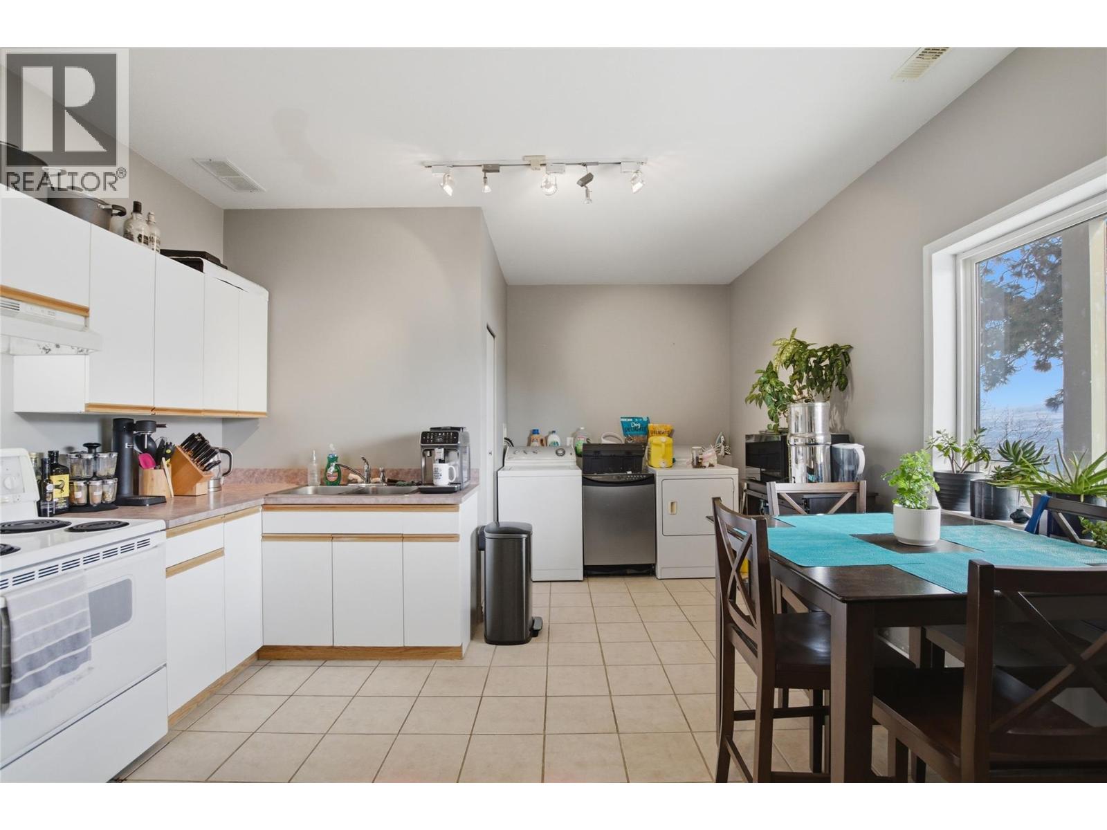 5245 Sutherland Road, Peachland, British Columbia  V0H 1X2 - Photo 43 - 10400104