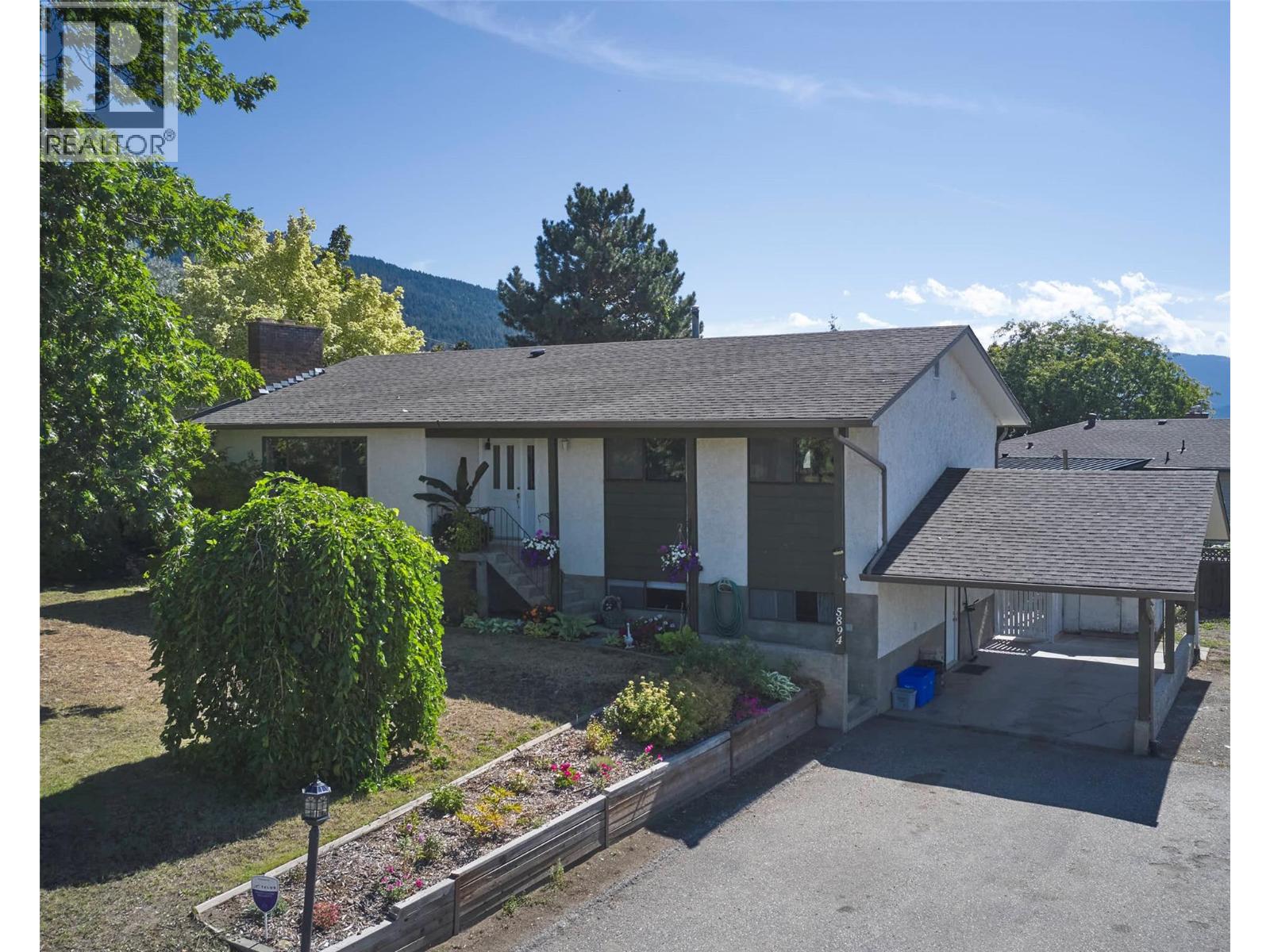 5894 Dedecker West Road, Vernon, British Columbia  V1B 3P9 - Photo 1 - 10399761
