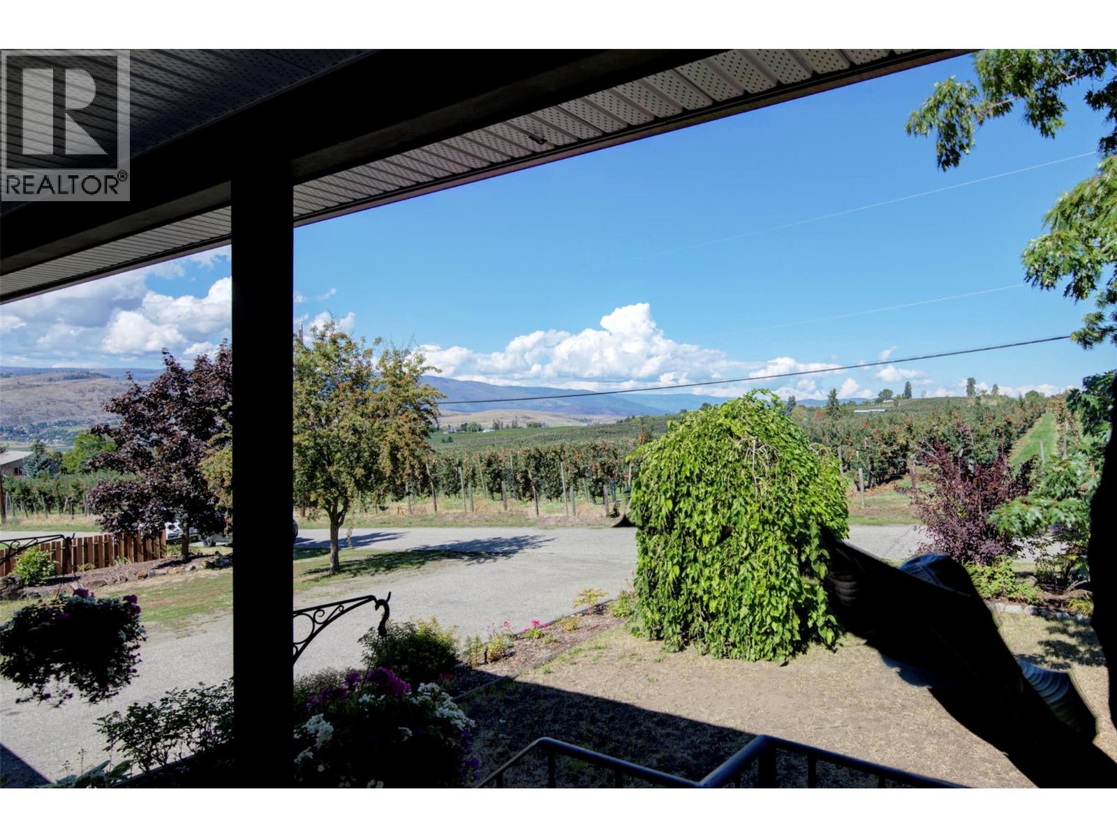 5894 Dedecker West Road, Vernon, British Columbia  V1B 3P9 - Photo 3 - 10399761