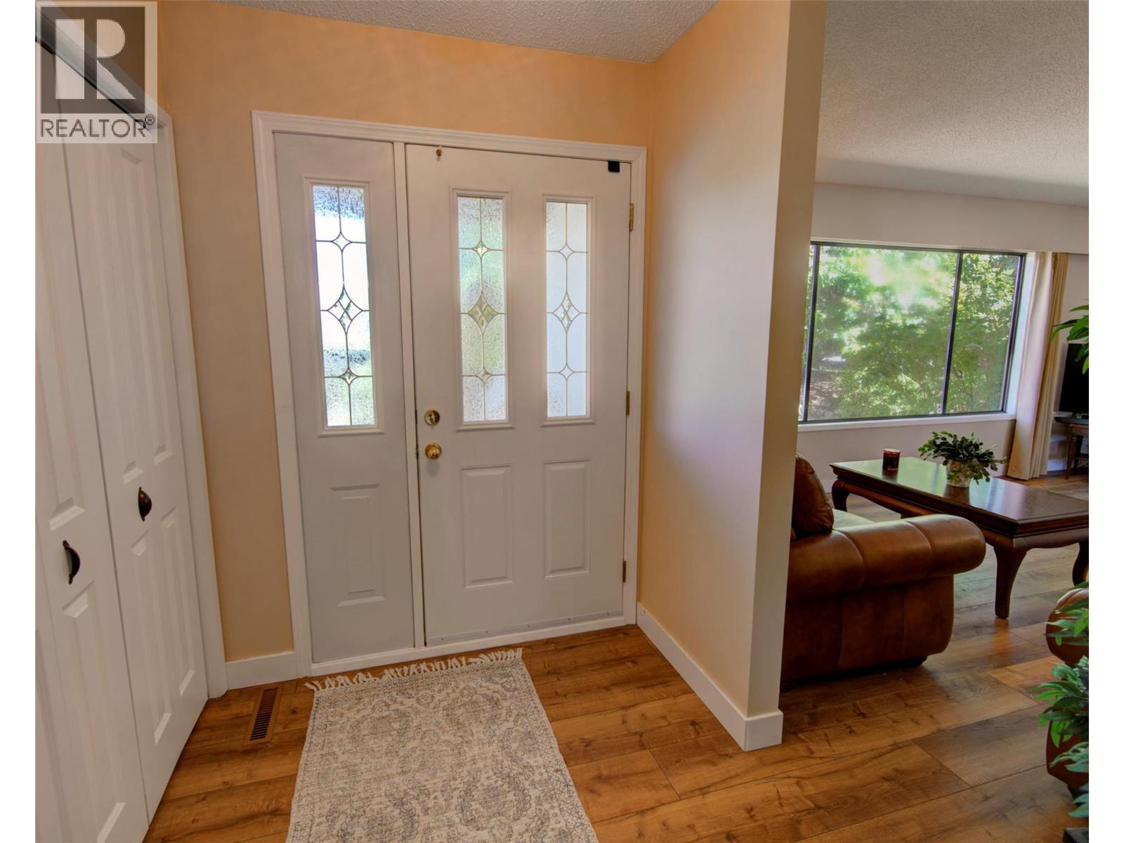 5894 Dedecker West Road, Vernon, British Columbia  V1B 3P9 - Photo 4 - 10399761