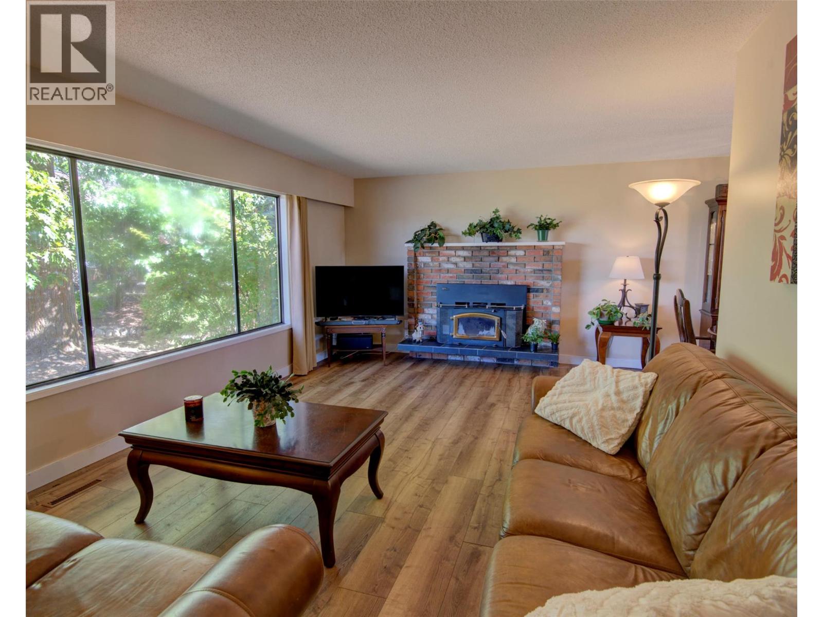5894 Dedecker West Road, Vernon, British Columbia  V1B 3P9 - Photo 5 - 10399761