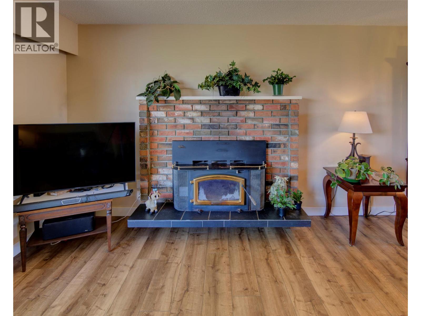 5894 Dedecker West Road, Vernon, British Columbia  V1B 3P9 - Photo 7 - 10399761