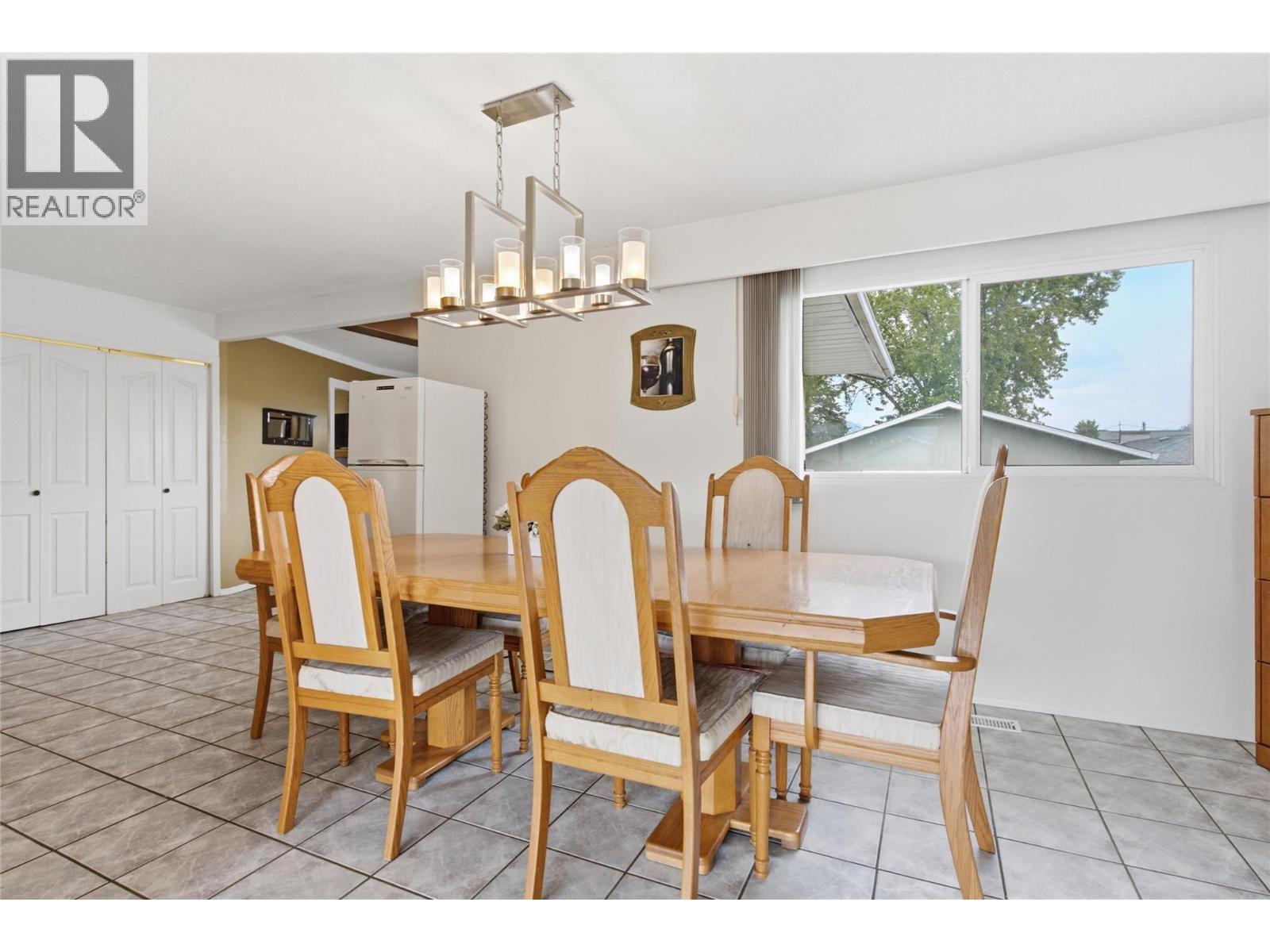 908 Renfrew Avenue, Kamloops, British Columbia  V2B 3X5 - Photo 7 - 10399760
