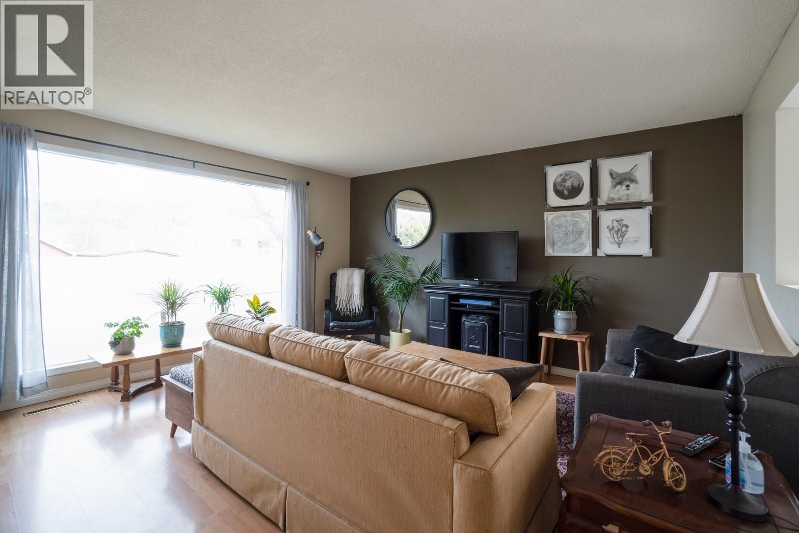 927 Fuller Avenue, Kelowna, British Columbia  V1Y 6X5 - Photo 3 - 10399778