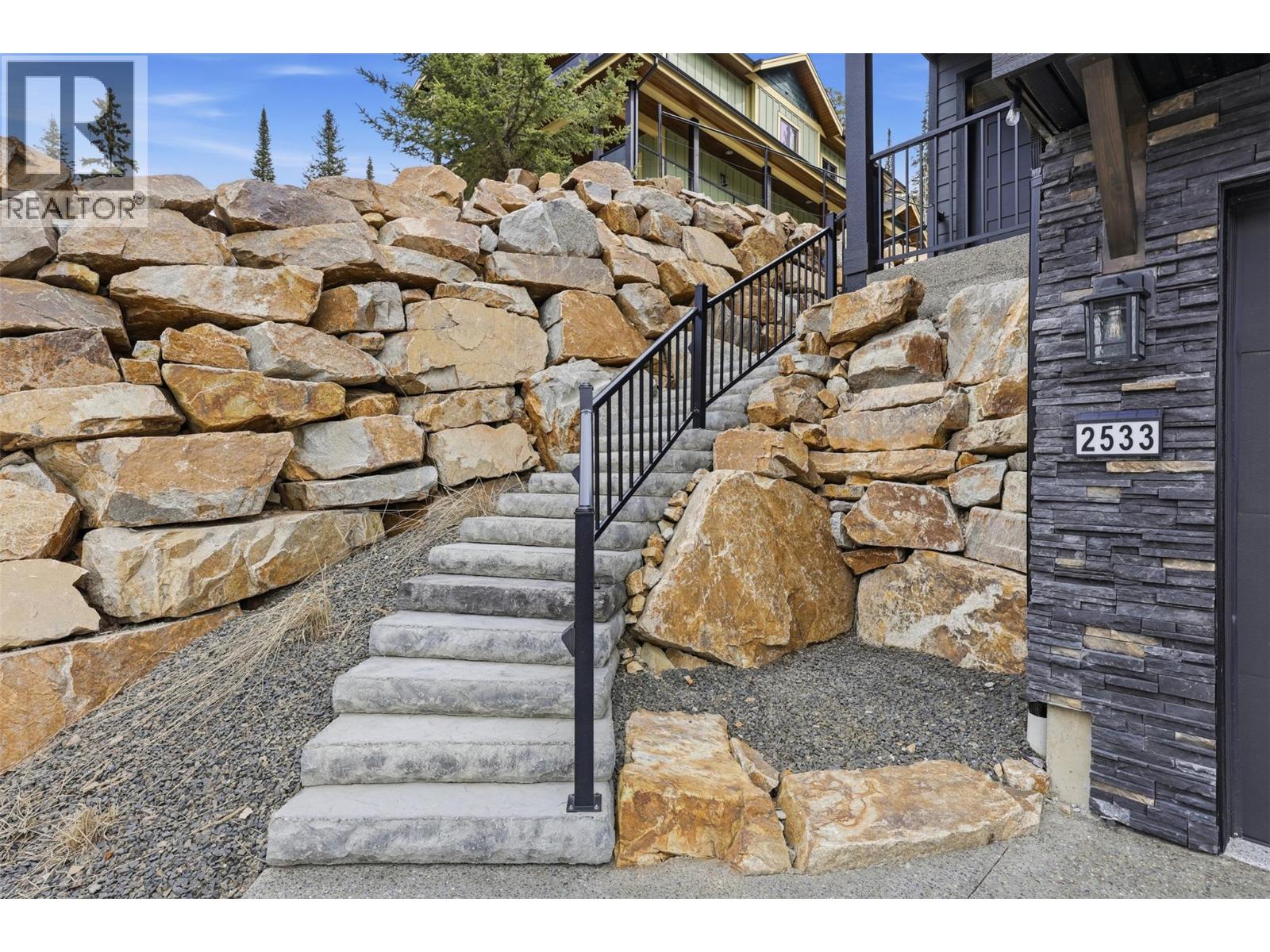 2533 Mountain View Drive, Sun Peaks, British Columbia  V0E 5N0 - Photo 2 - 10400153
