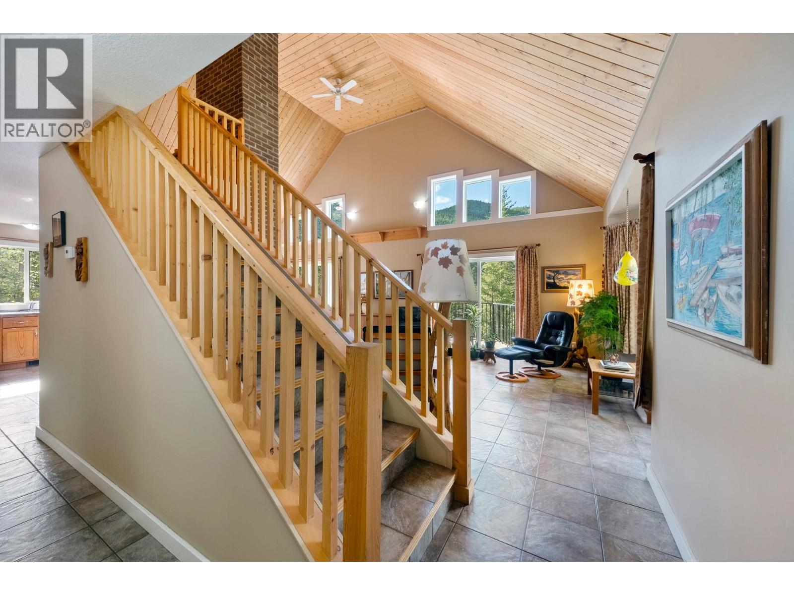 1249 Creighton Valley Road, Lumby, British Columbia  V0E 2G1 - Photo 10 - 10400014