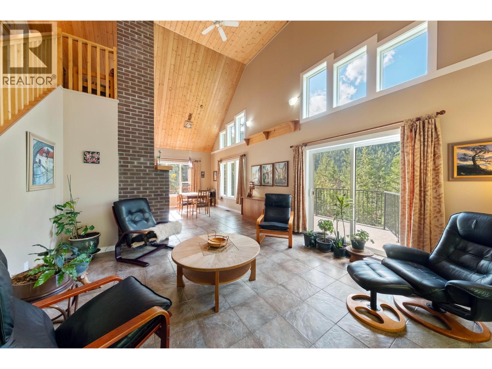 1249 Creighton Valley Road, Lumby, British Columbia  V0E 2G1 - Photo 12 - 10400014