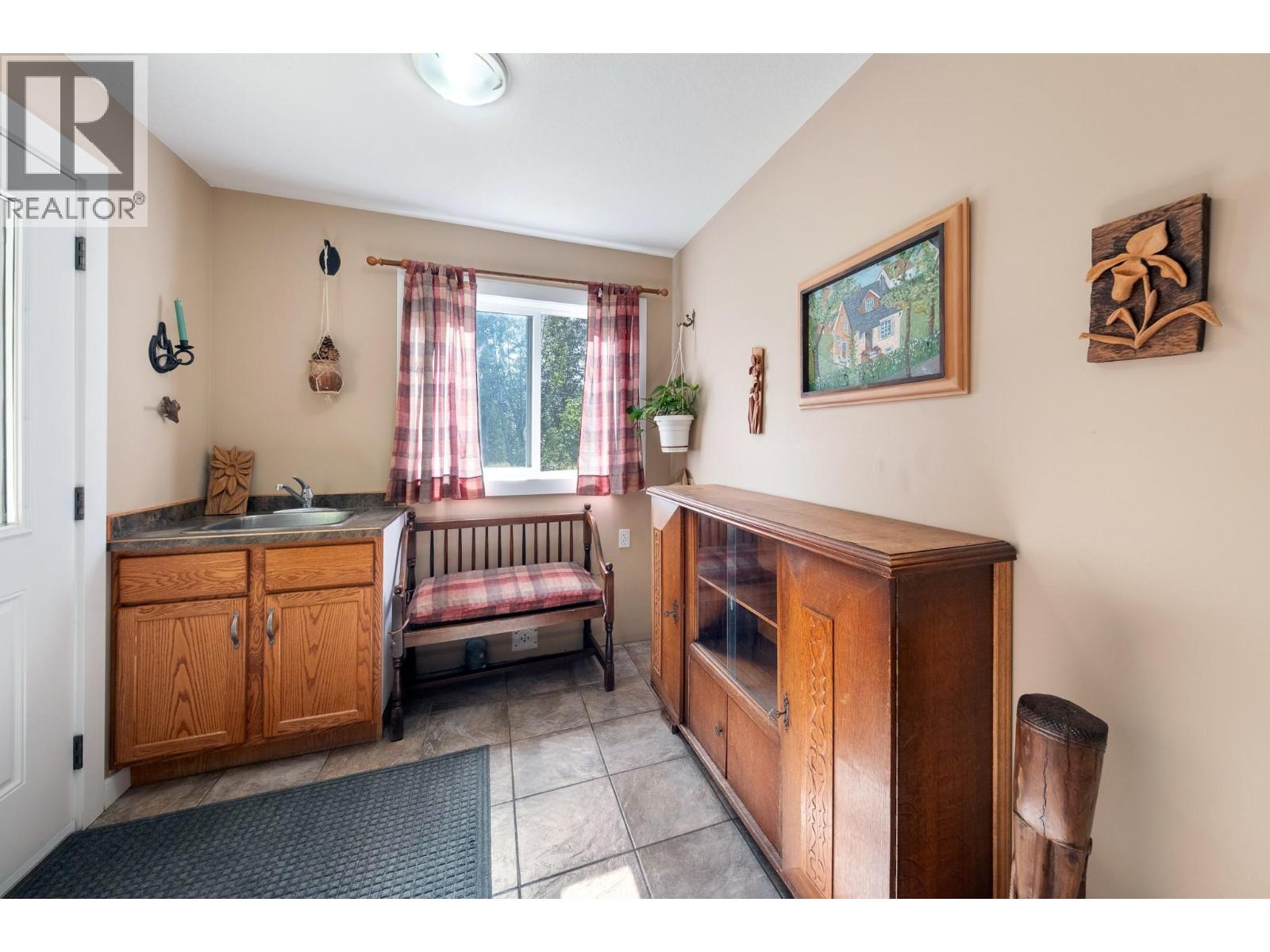 1249 Creighton Valley Road, Lumby, British Columbia  V0E 2G1 - Photo 8 - 10400014