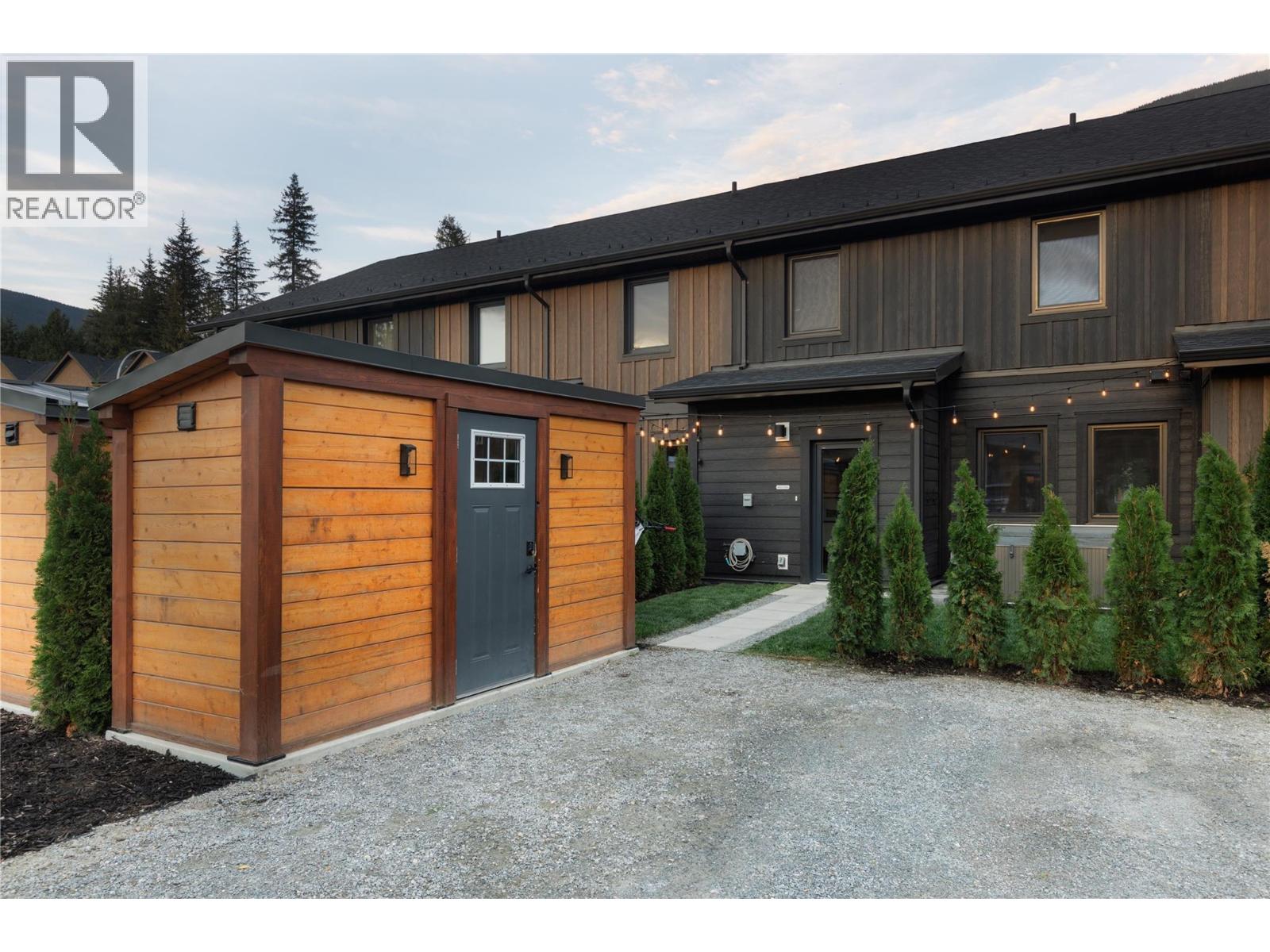 1037 Keystone Crescent, Revelstoke, British Columbia  V0E 2S1 - Photo 8 - 10398685