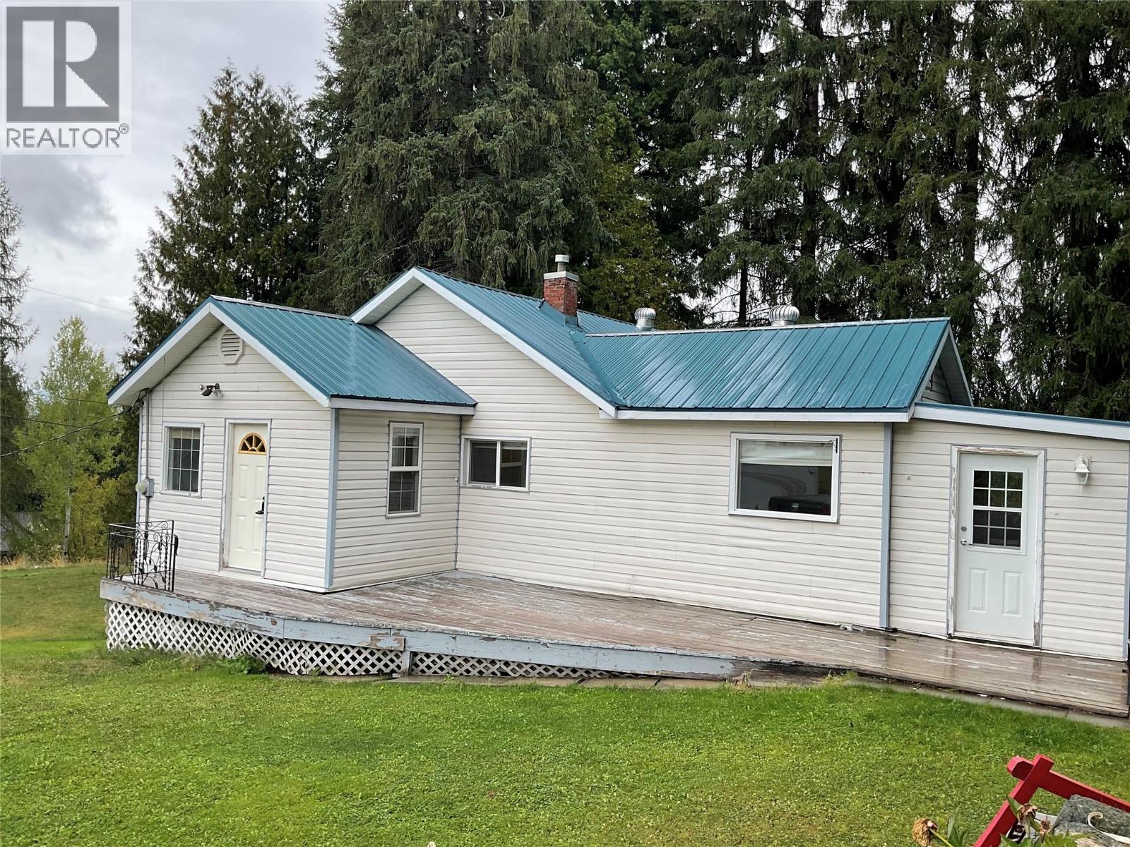 4213 Casino Road, Trail, British Columbia  V1R 4X3 - Photo 1 - 10400068