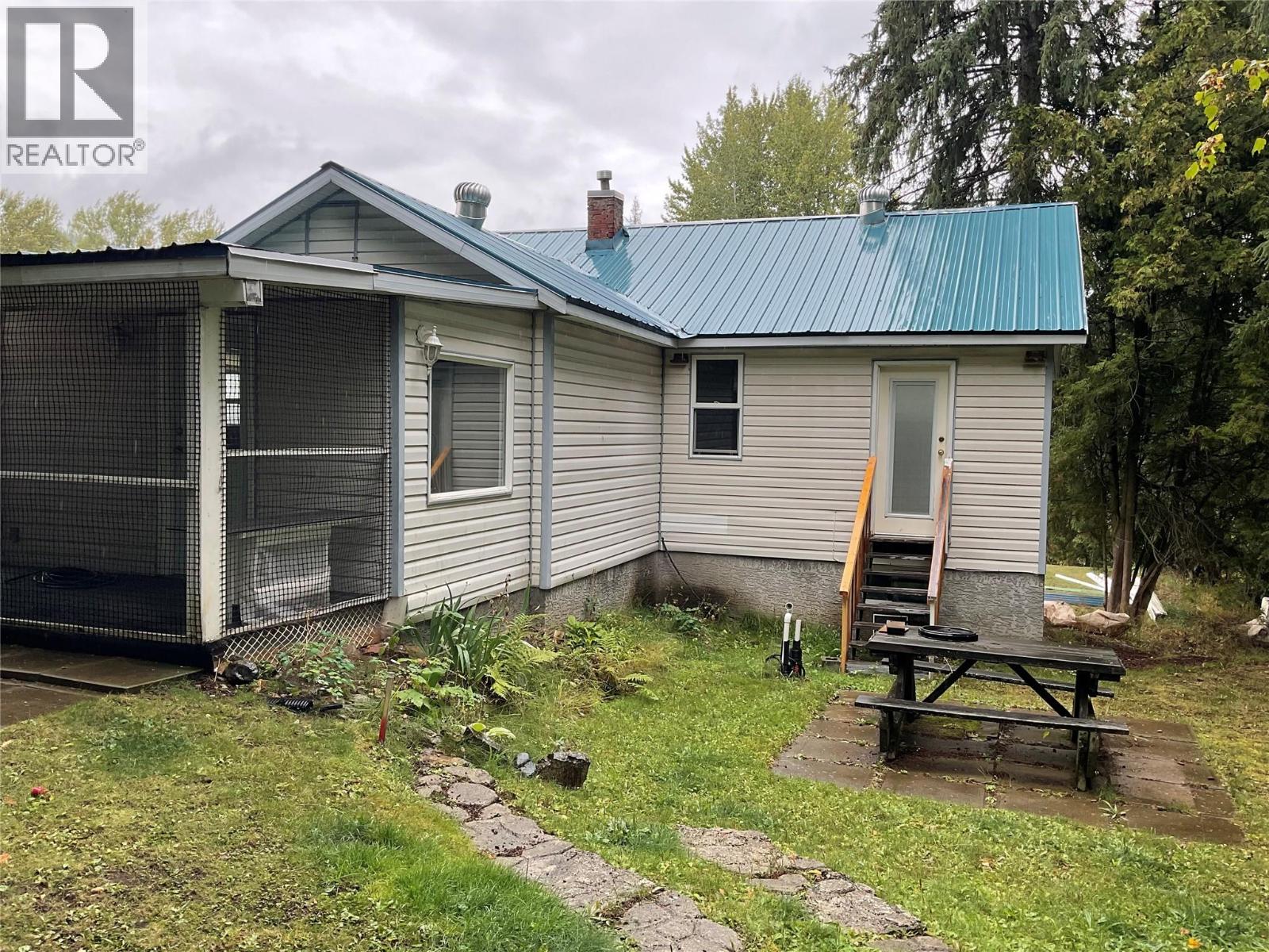 4213 Casino Road, Trail, British Columbia  V1R 4X3 - Photo 26 - 10400068