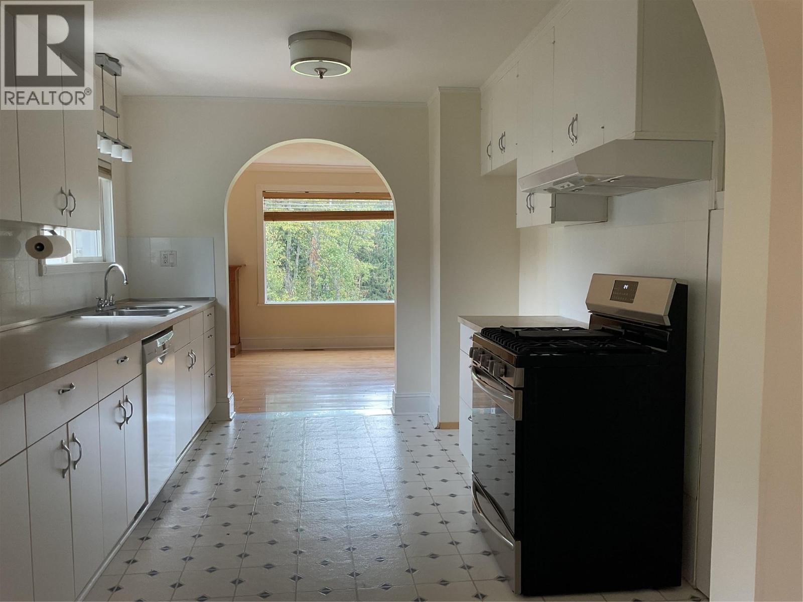 4213 Casino Road, Trail, British Columbia  V1R 4X3 - Photo 7 - 10400068