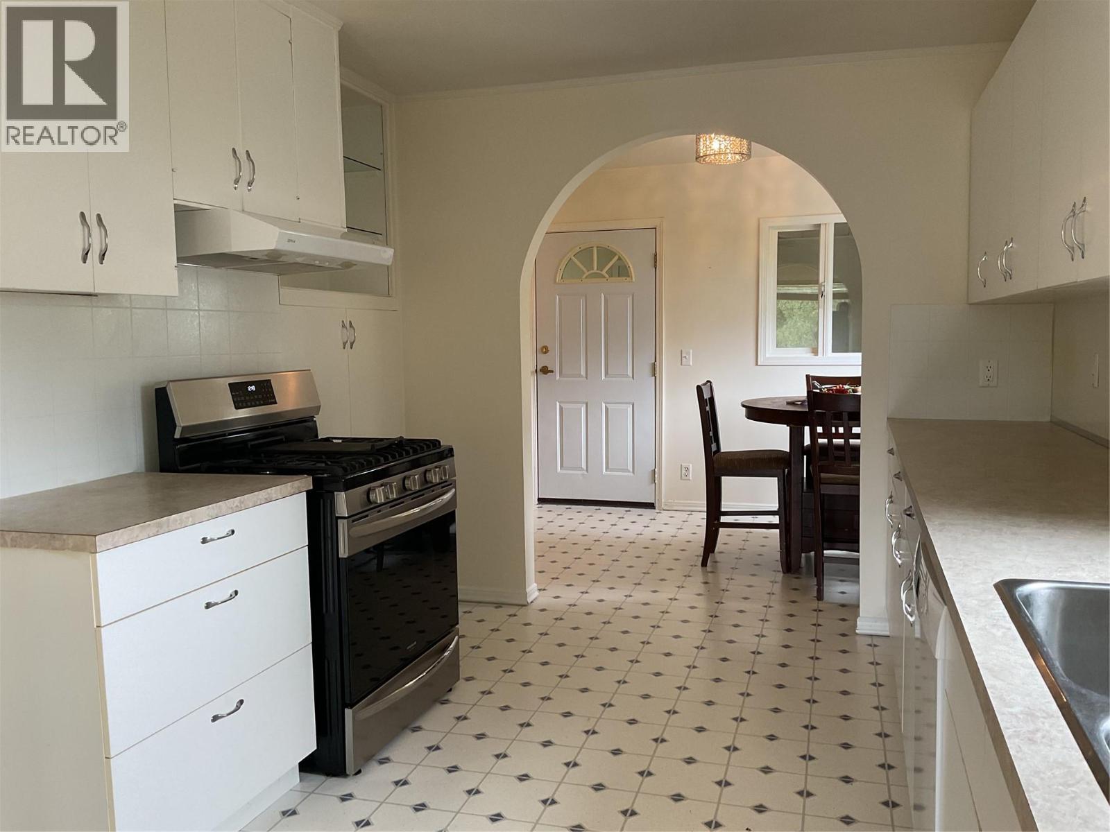 4213 Casino Road, Trail, British Columbia  V1R 4X3 - Photo 8 - 10400068