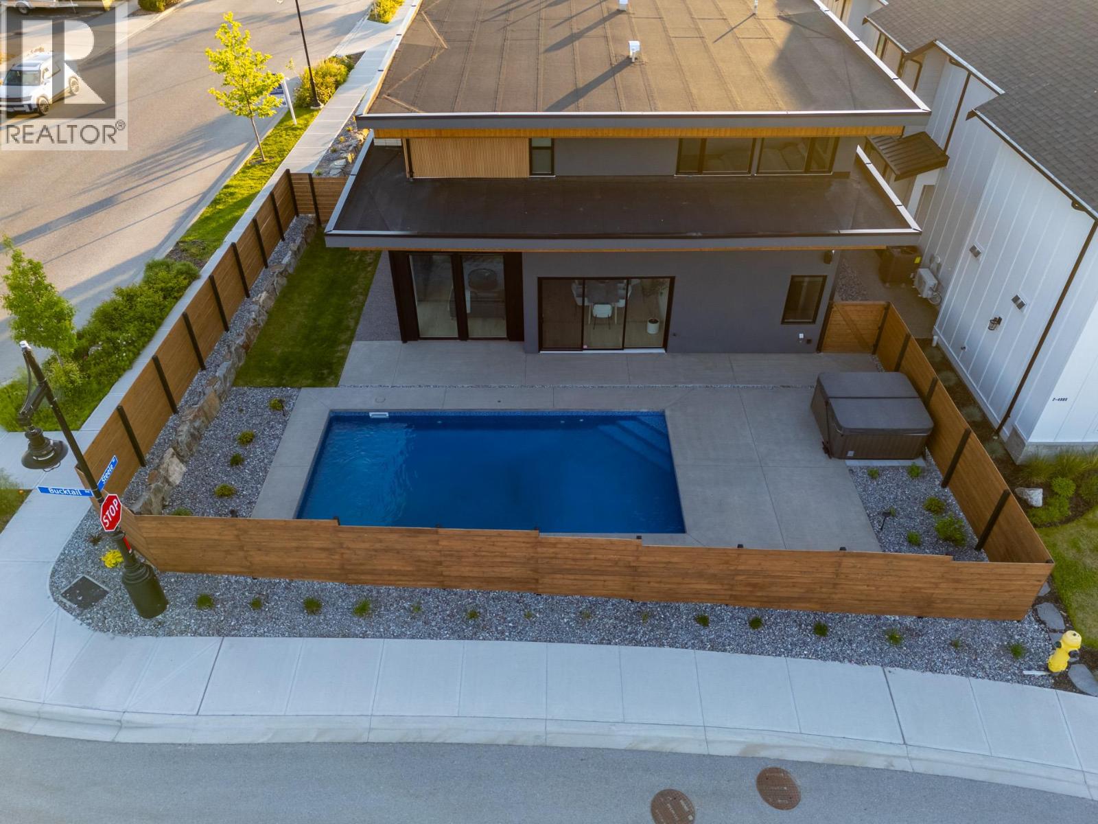 4983 Bucktail Lane, Kelowna, British Columbia  V1W 5L3 - Photo 4 - 10400042