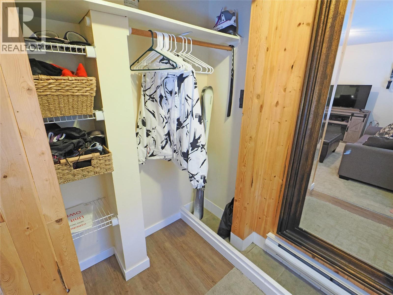 4890d Snowpines Road, Big White, British Columbia  V1P 1T4 - Photo 8 - 10399925