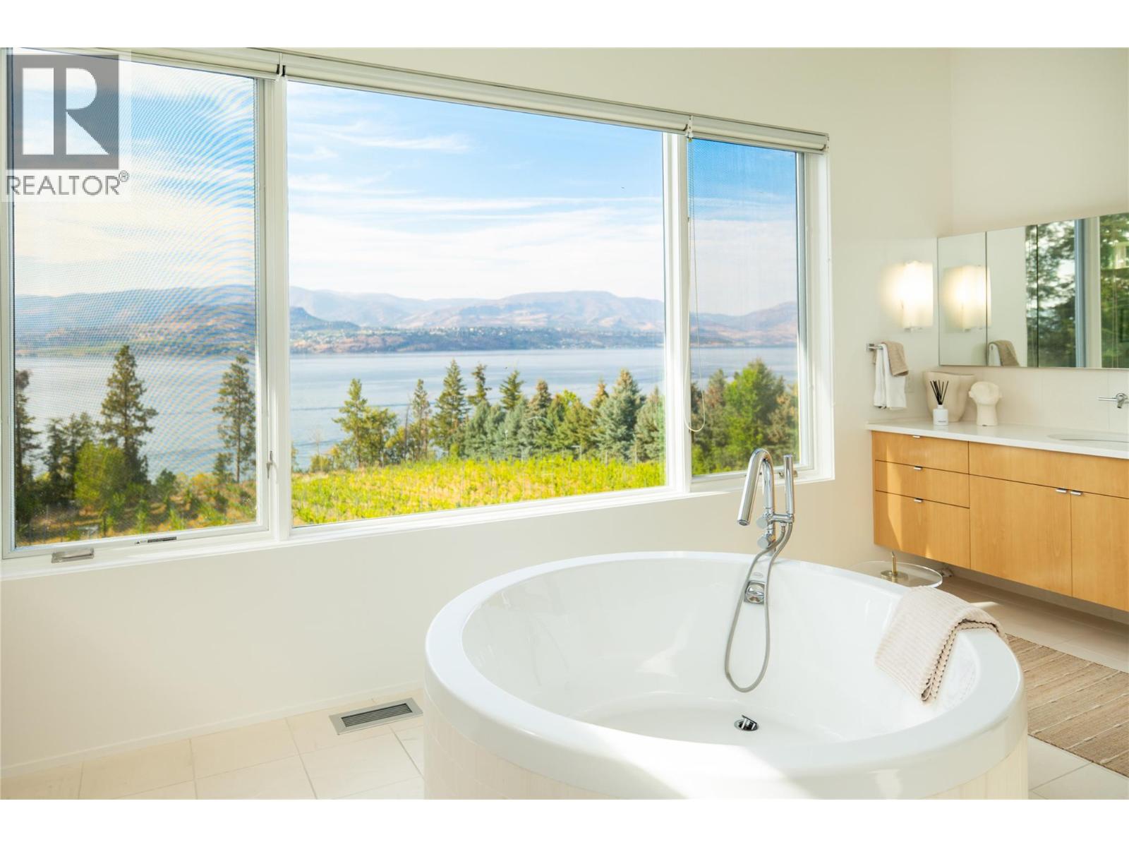 4840 Lakeshore Road, Kelowna, British Columbia  V1W 4H6 - Photo 32 - 10399345