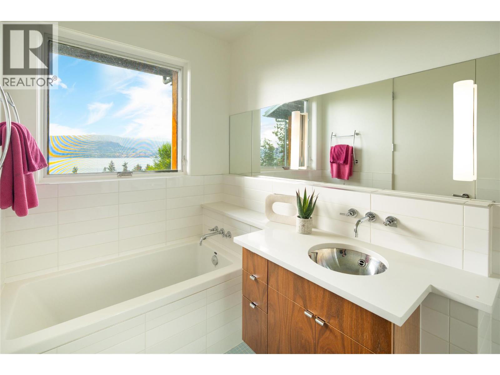 4840 Lakeshore Road, Kelowna, British Columbia  V1W 4H6 - Photo 40 - 10399345