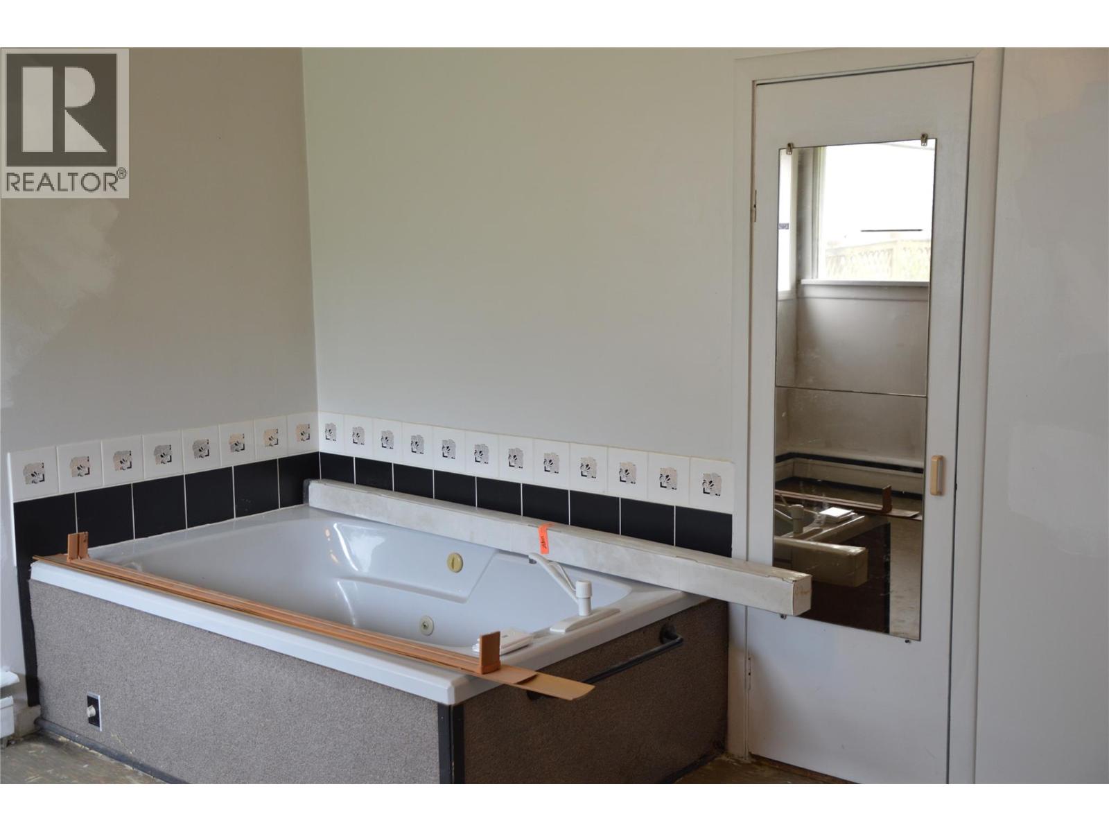 147 Oak Road, Kamloops, British Columbia  V2B 1K7 - Photo 20 - 10400188
