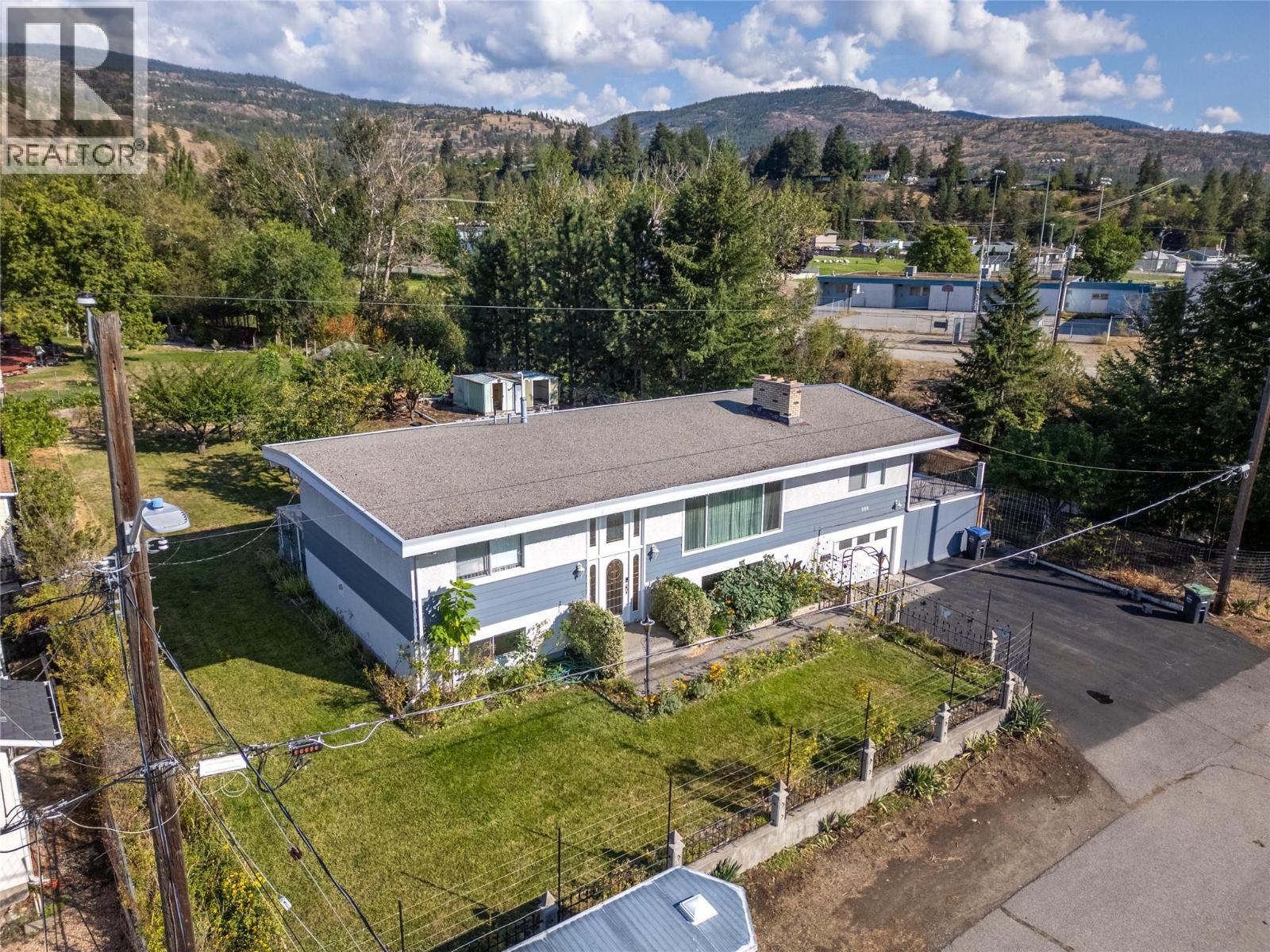 980 Orillia Street, Penticton, British Columbia  V2A 4A6 - Photo 1 - 10400100