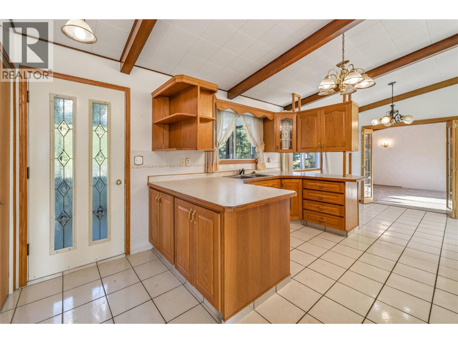 980 Orillia Street, Penticton, British Columbia  V2A 4A6 - Photo 10 - 10400100